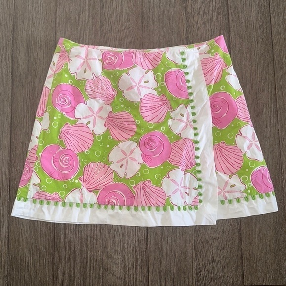 Lilly Pulitzer Pants - Lilly Pulitzer sand dollar and seashells Skort